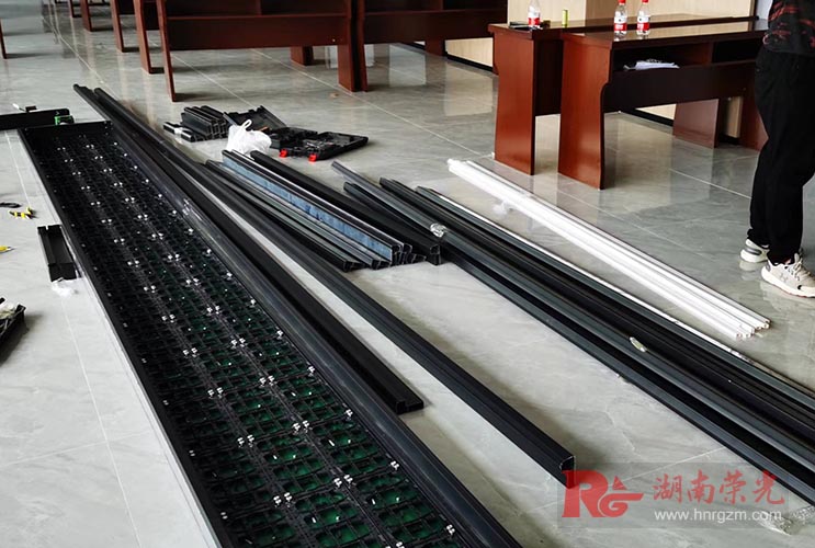 �Lɳ���h�҃�(n��i)P3.75�μtLED�@ʾ��