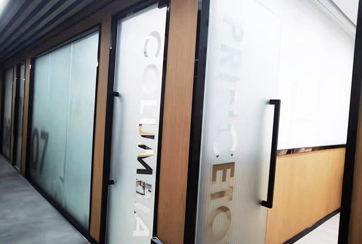 �Lɳ�����NĤ 